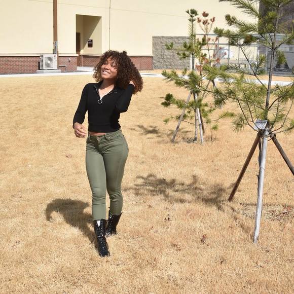 Meet your Posher, Amariana - Picture 1 of 1